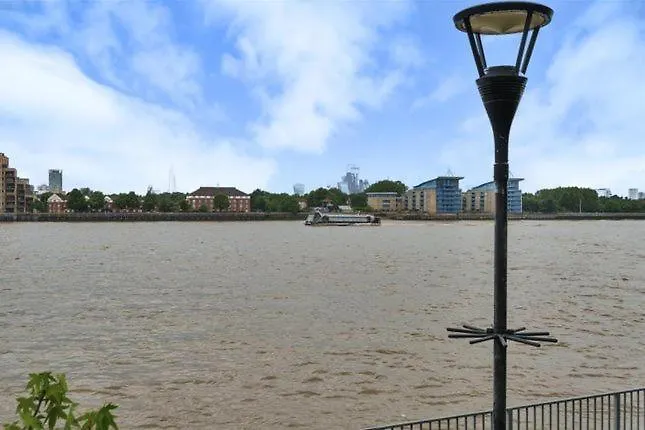Modern 2 Bedroom Apartment London Canary Wharf O2 Arena Excel London - Great Transport Links 英国