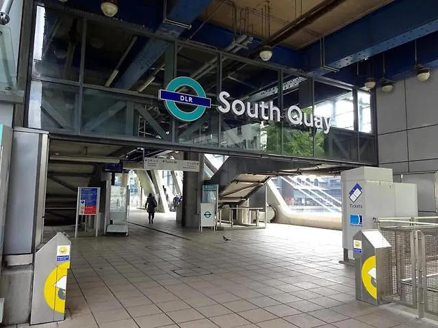 Modern 2 Bedroom Apartment London Canary Wharf O2 Arena Excel London - Great Transport Links 0*,  Velká Británie