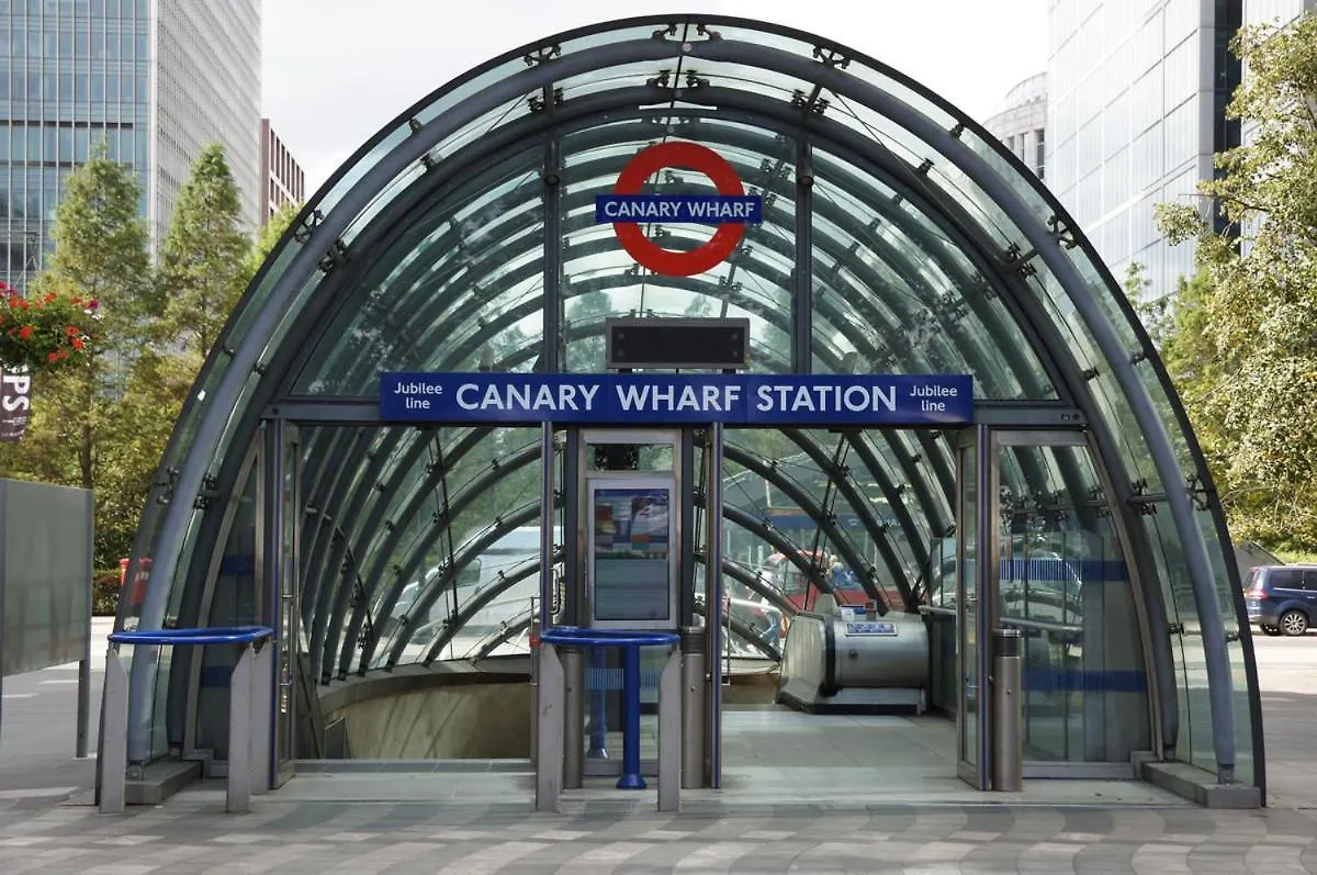 Modern 2 Bedroom Apartment London Canary Wharf O2 Arena Excel London - Great Transport Links