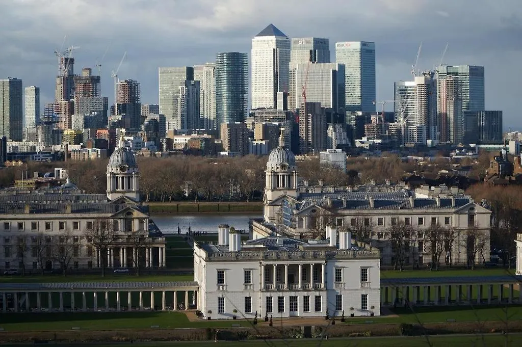 Modern 2 Bedroom Apartment London Canary Wharf O2 Arena Excel London - Great Transport Links