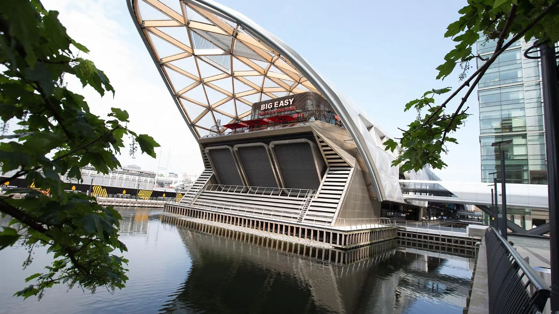 Modern 2 Bedroom Apartment London Canary Wharf O2 Arena Excel London - Great Transport Links