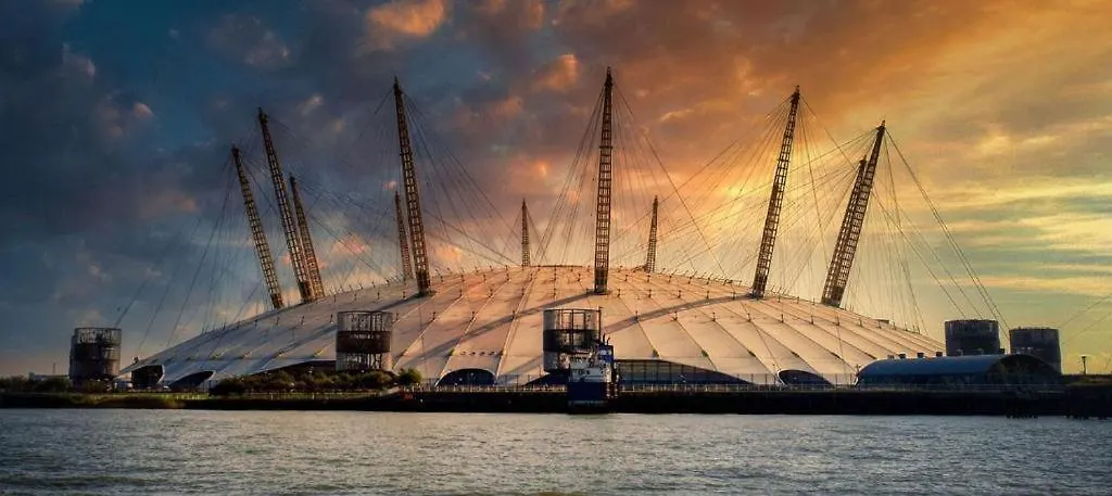 Modern 2 Bedroom Apartment London Canary Wharf O2 Arena Excel London - Great Transport Links